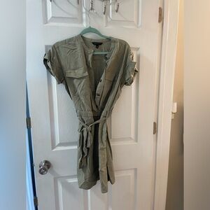 Banana republic green button down tie dress